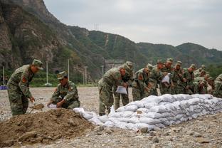 湖人打完34场比赛后17胜17负 比上赛季同期多赢3场